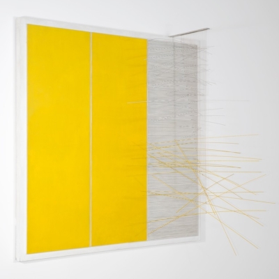 Jesus Rafael Soto, Vibration a droite, 1969, akryl, drewno, metal, nylon, 136,5 x 160 x 39,5 cm, dzieki uprzejmosci fundacji Signum