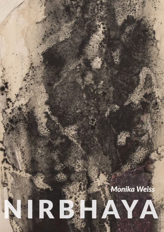 Monika Weiss, Dafne IX (for Nirbhaya), 2020, proszek grafitowy, węgiel, pigmenty suche, woda, żywica na papierze ryżowym  183 × 100 cm, dzięki uprzejmości artystki, fot. Jean Vong